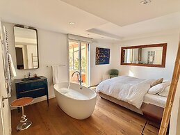 3 Bed Penthouse With Terrace Close to Beach- 2200
