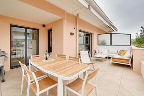 3 Bed Penthouse With Terrace Close to Beach- 2200