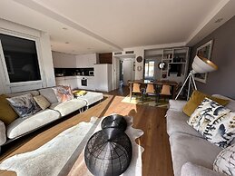 3 Bed Penthouse With Terrace Close to Beach- 2200