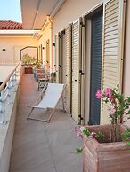 3 Bed Penthouse With Terrace Close to Beach- 2200