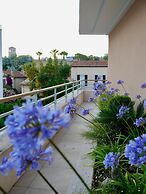 3 Bed Penthouse With Terrace Close to Beach- 2200