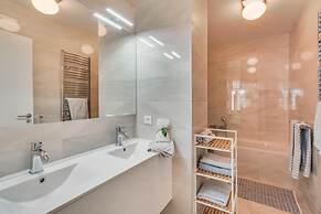 3 Bed Penthouse With Terrace Close to Beach- 2200