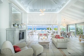 La Perla Estate - 7 BR Luxury Beachfront Villa With Utmost Privacy