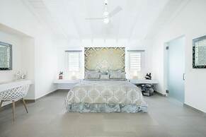 La Perla Bianca - 1 BR Beachfront Luxury Villa Offering Utmost Privacy