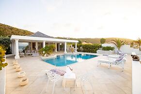 La Perla Classic- 1 BR Beachfront Luxury Villa