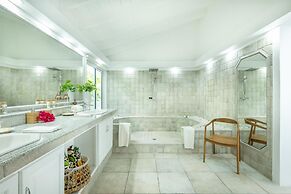 La Perla Classic- 1 BR Beachfront Luxury Villa