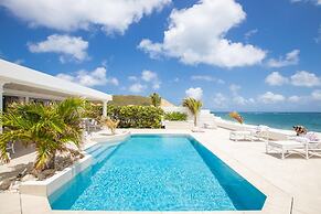 La Perla Classic- 1 BR Beachfront Luxury Villa