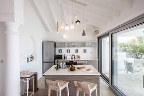 La Perla Classic- 1 BR Beachfront Luxury Villa