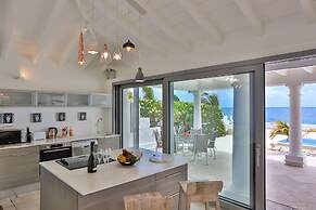 La Perla Classic- 1 BR Beachfront Luxury Villa
