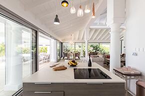 La Perla Classic- 1 BR Beachfront Luxury Villa