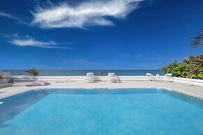 La Perla Classic- 1 BR Beachfront Luxury Villa