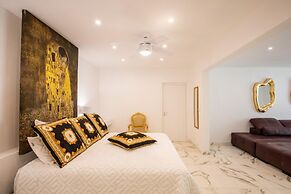 La Perla Palais - Luxury Villa on Private Beach