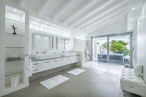 La Perla Palais - Luxury Villa on Private Beach