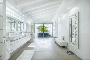 La Perla Palais - Luxury Villa on Private Beach