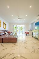 La Perla Palais - Luxury Villa on Private Beach