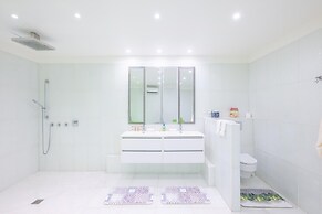 La Perla Palais - Luxury Villa on Private Beach