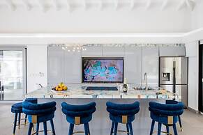 La Perla Palais - Luxury Villa on Private Beach