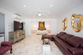 La Perla Palais - Luxury Villa on Private Beach