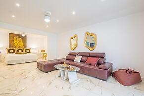 La Perla Palais - Luxury Villa on Private Beach