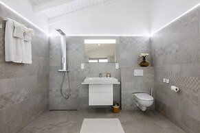 La Perla Palais - Luxury Villa on Private Beach