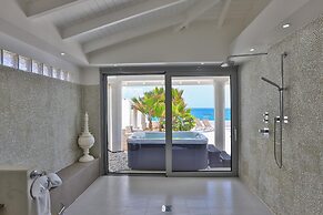 La Perla Palais - Luxury Villa on Private Beach