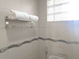 Newly Frances Hotel Cipaganti