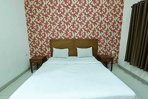 Newly Frances Hotel Cipaganti