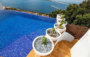 Castell Mar 1003 in Roses