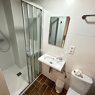 Porthos 112 in Roses