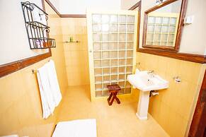 South Point Abbey Whole Villa 4 Bedroom (Sleeps 9)