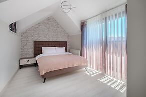 Sea View Duplex w Terrace in Goldenhorn