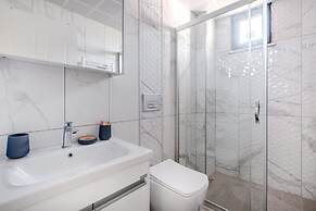 Sea View Duplex w Terrace in Goldenhorn