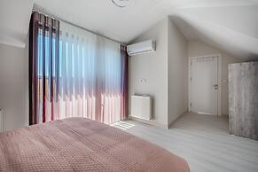 Sea View Duplex w Terrace in Goldenhorn