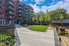 Modern With Balcony and Gym by Renters