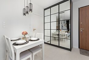 Modern With Balcony and Gym by Renters