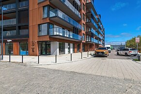 Modern With Balcony and Gym by Renters