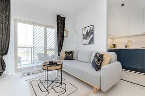 Modern With Balcony and Gym by Renters