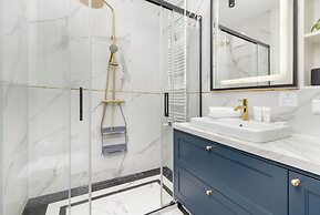 Modern With Balcony and Gym by Renters