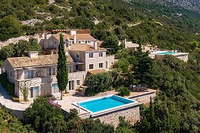 Stone Houses Dingač