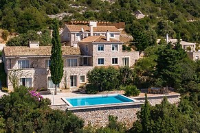 Stone Houses Dingač