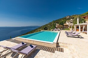 Stone Houses Dingač
