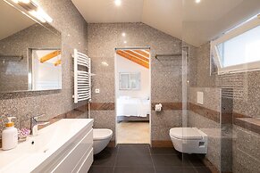 Stone Houses Dingač