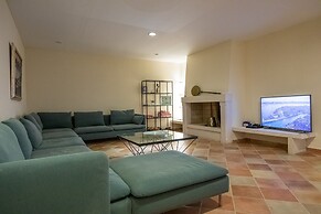 Stone Houses Dingač