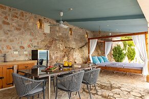 Stone Houses Dingač