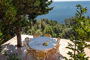Stone Houses Dingač