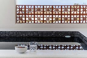 Peranosa The Residency