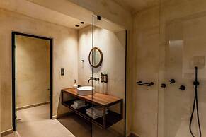 Peranosa The Residency