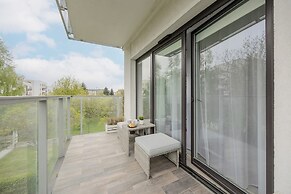 Nad Brzegiem Wisły Warszawa by Renters