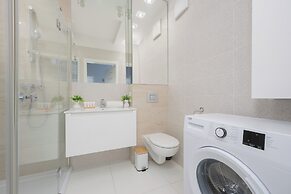 Nad Brzegiem Wisły Warszawa by Renters