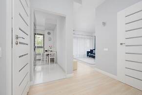 Nad Brzegiem Wisły Warszawa by Renters